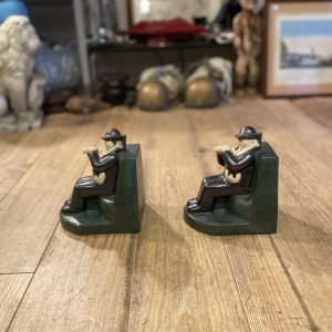 Serre-livres Brion – Paire figurative Art Déco, sujets de musiciens assis