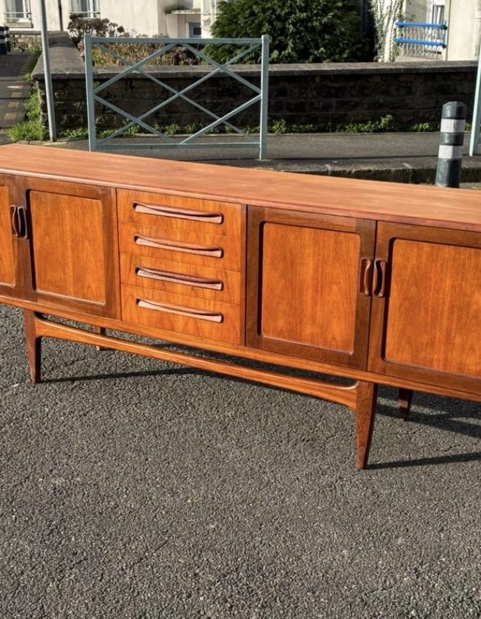 Enfilade scandinave en teck – Lignes épurées, design nordique des années 1960